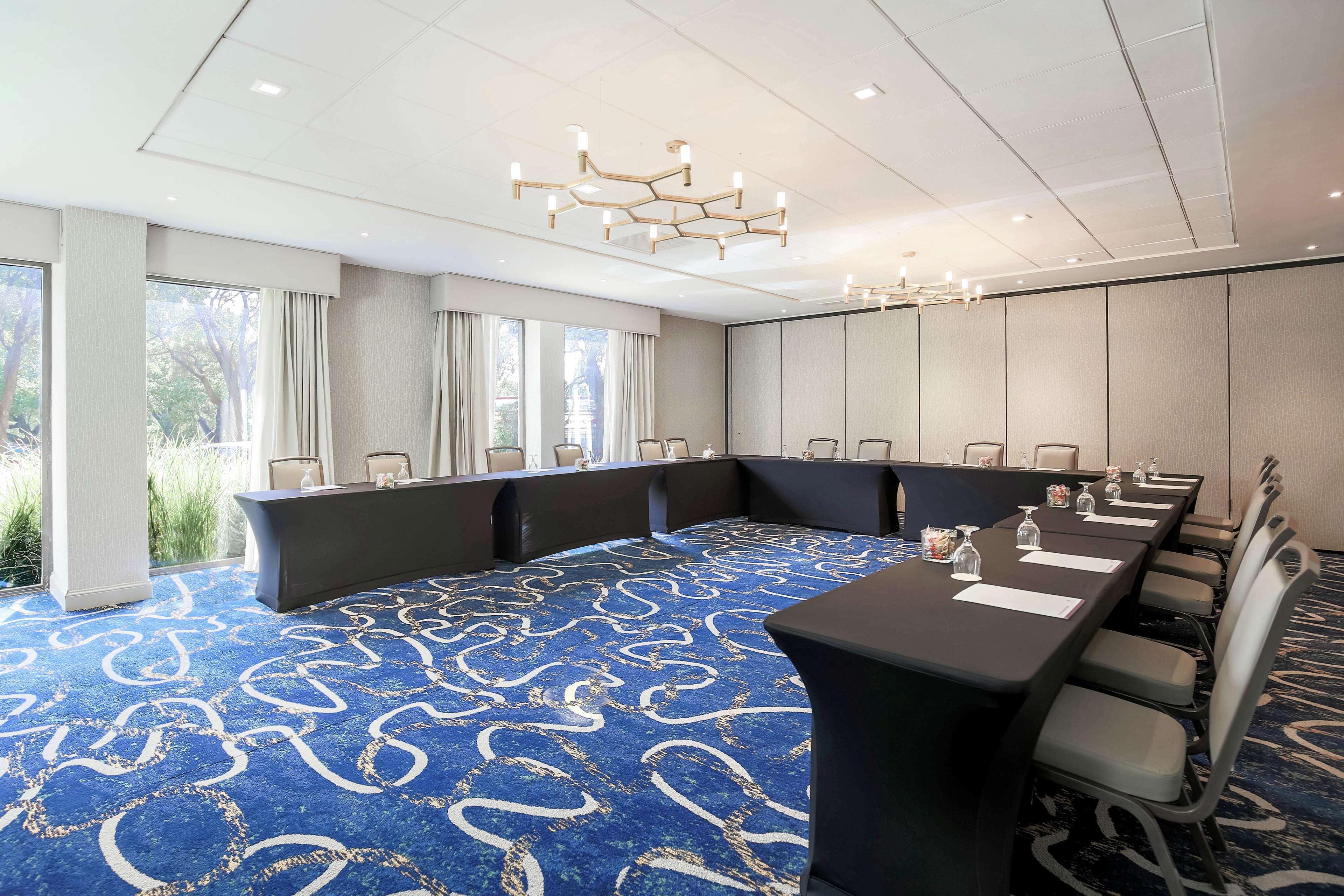 Doubletree By Hilton Austin-University Area Exteriör bild