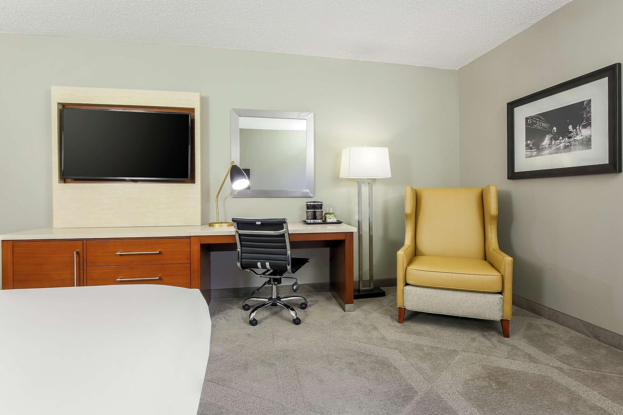 Doubletree By Hilton Austin-University Area Exteriör bild